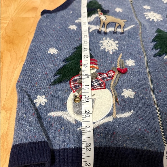 Studio Collection Women Christmas Vest Size L with Christmas design - Picture 14 of 15